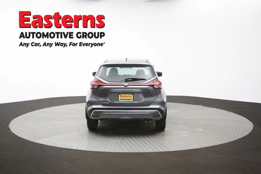 Used 2022 Silver Ford SE image 37