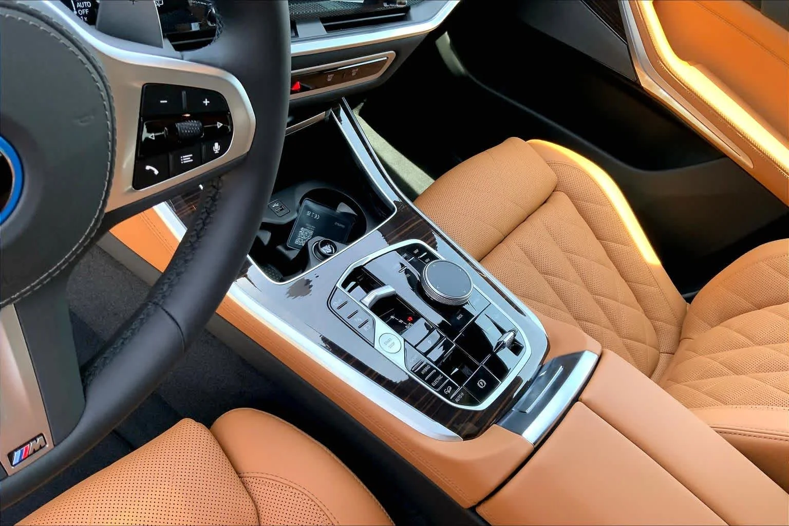New 2026 Skyscraper Grey Metallic BMW xDrive50e image 7