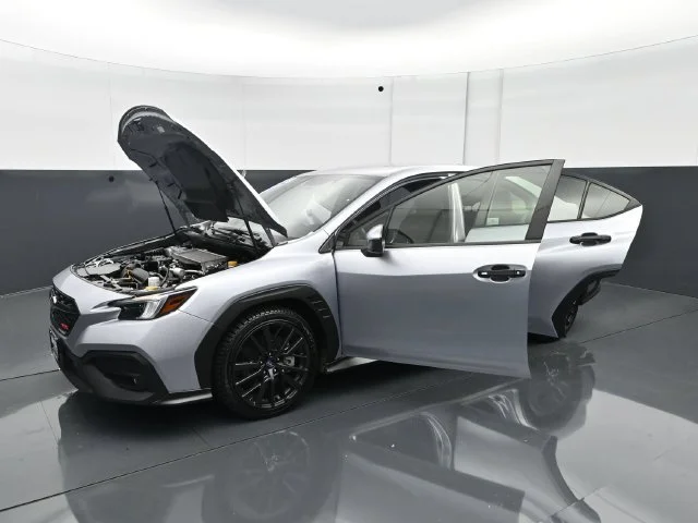 Used 2025 Ice Silver Metallic Subaru Premium image 26
