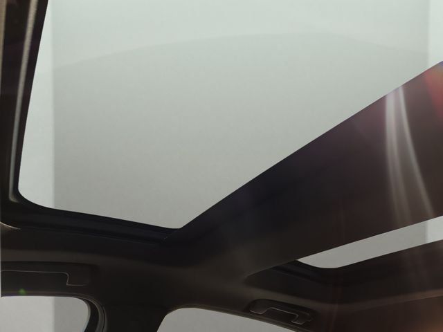 Used 2020 Red Cadillac Sport image 8