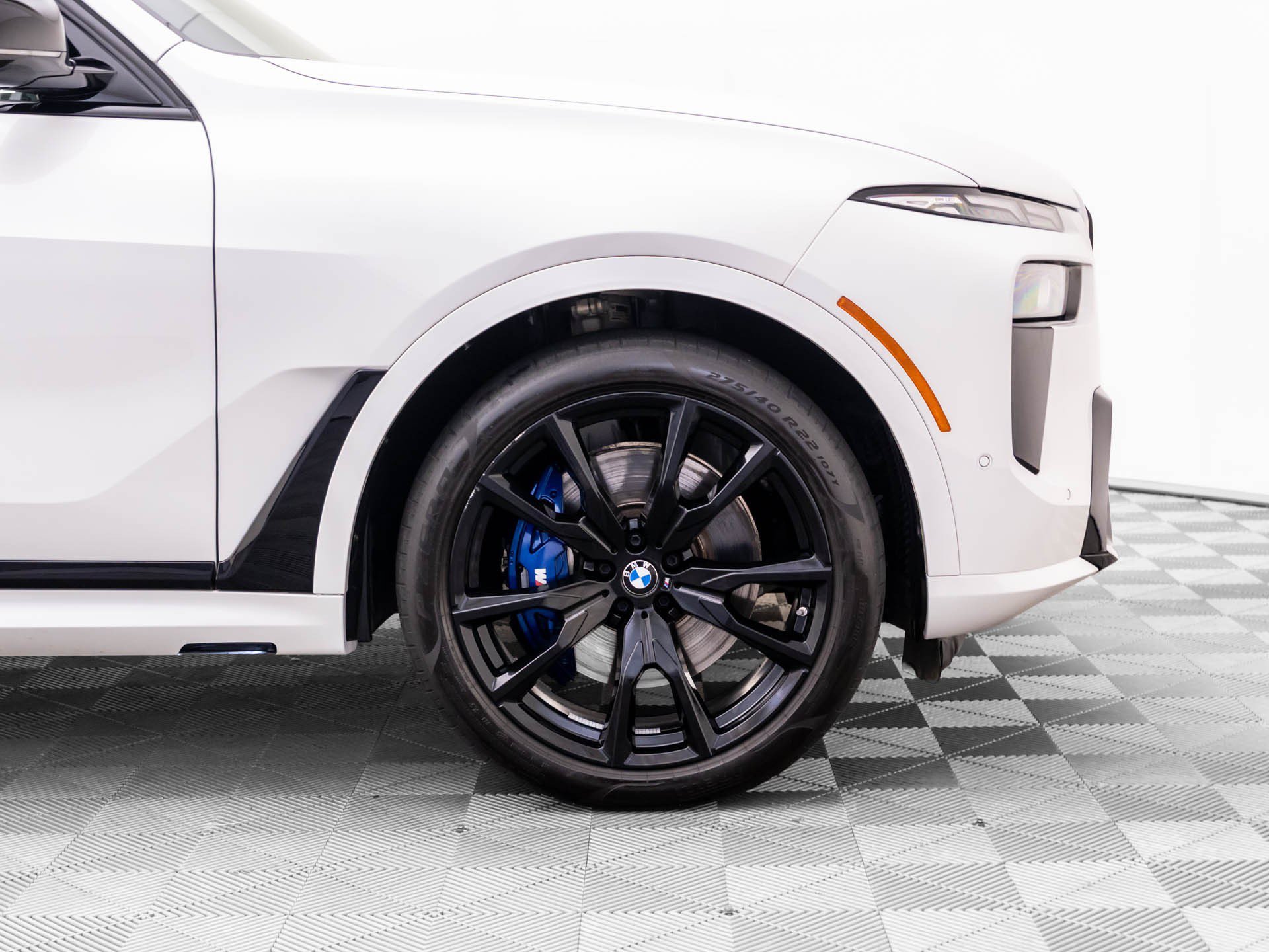 Certified Used 2026 Mineral White Metallic BMW M60i image 35