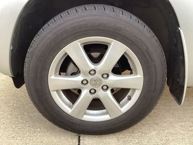 Used 2008 Classic Silver Toyota Limited image 4