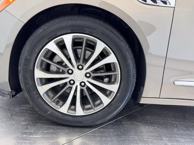 Used 2017 Pepperdust Metallic Buick Essence image 12