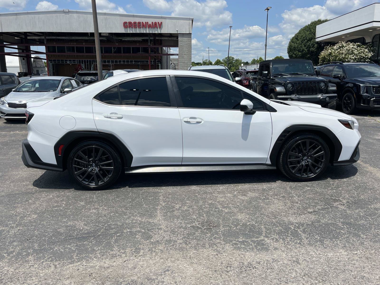 Used 2022 Ceramic White Subaru Premium image 8
