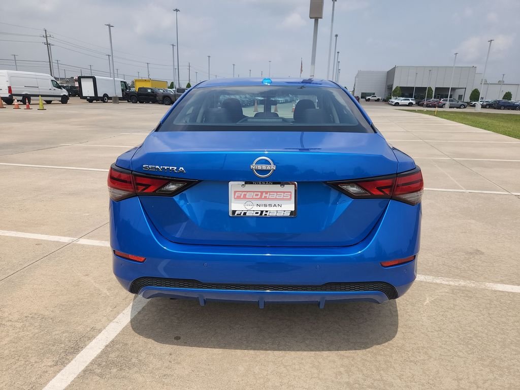 Used 2025 Blue Nissan SV image 6