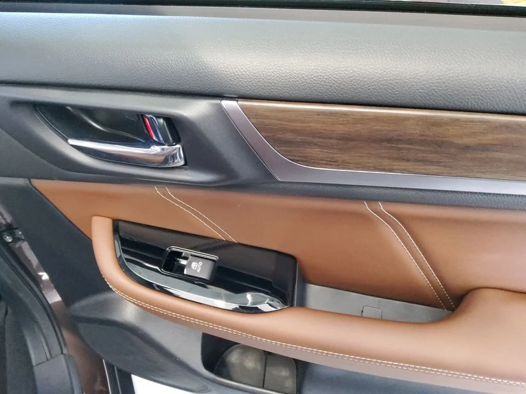 Used 2019 Brown Subaru 3.6R image 15