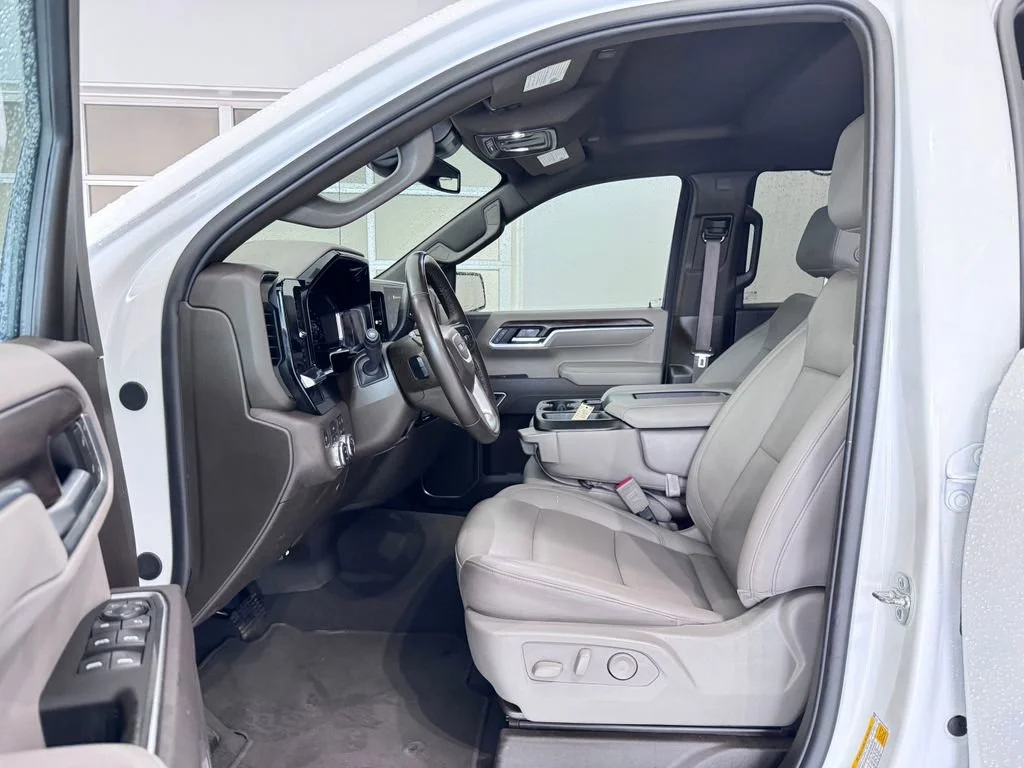 2025 GMC Sierra 1500 SLT - Photo 11