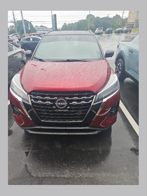 Used 2022 Red Nissan SR image 1