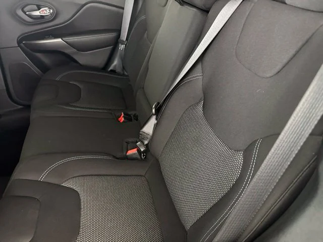 Used 2020 Green Jeep Latitude image 26