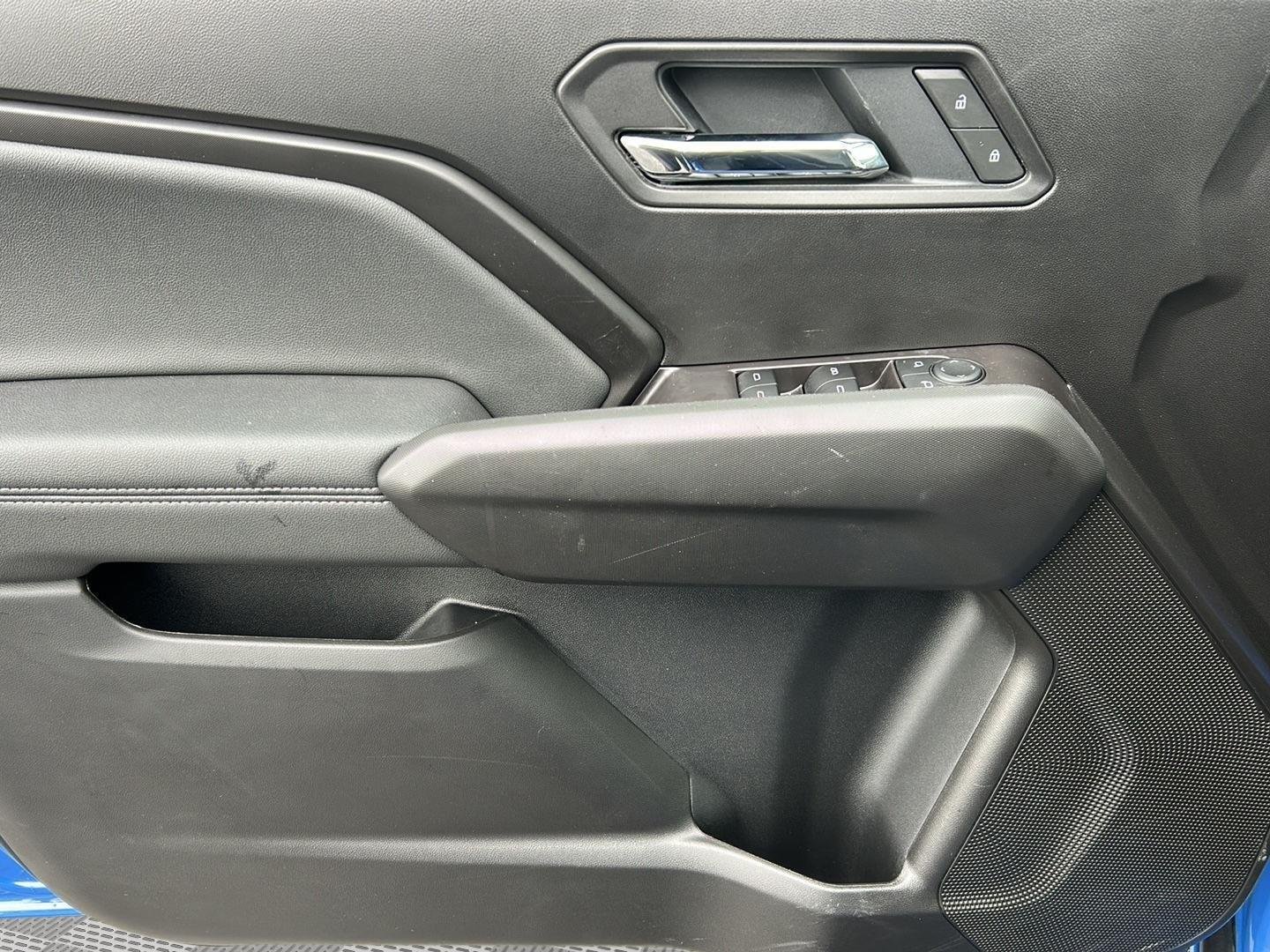 Used 2025 Rapids Metallic GMC 4WD Elevation image 11