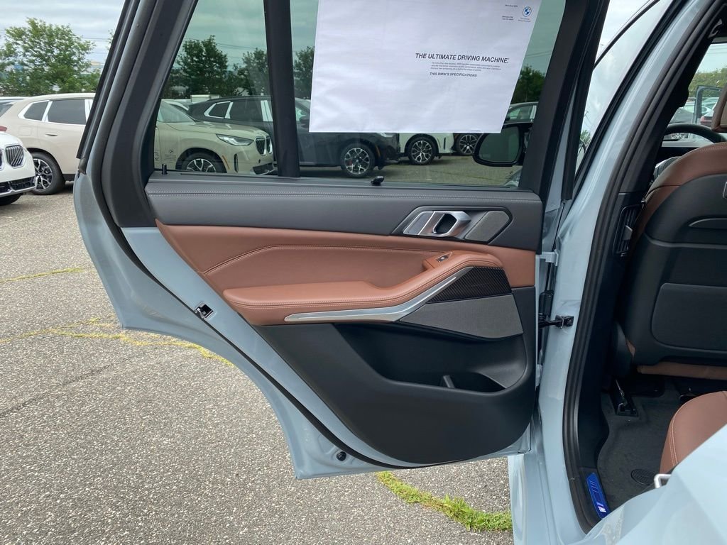 2026 BMW X5 M60i - Photo 6