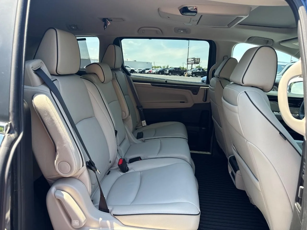2026 Honda Odyssey Touring - Photo 11