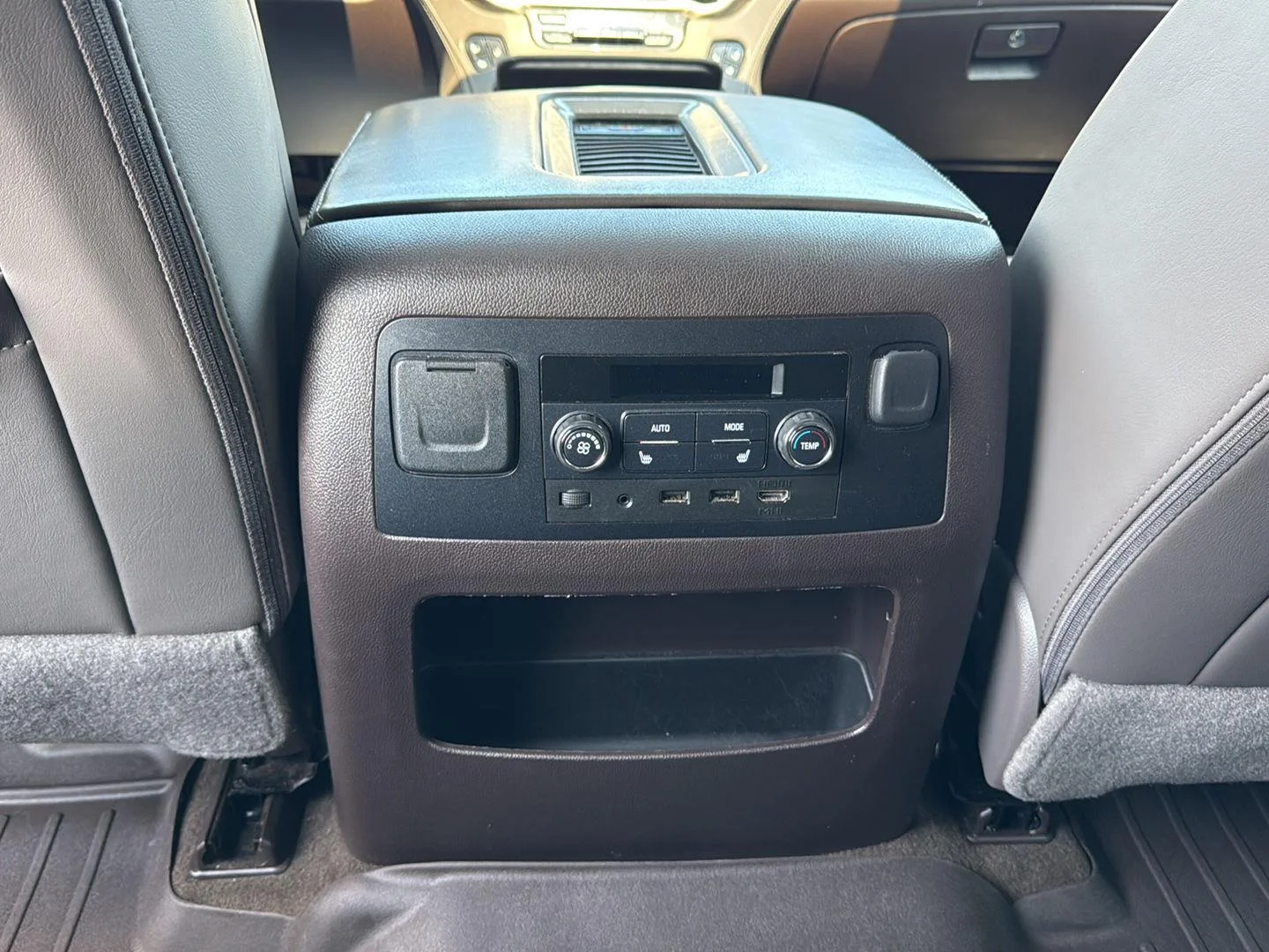 Used 2017 Onyx Black GMC Denali image 22