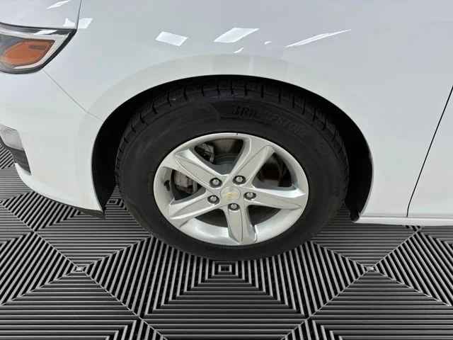 Used 2023 White Chevrolet LS image 9