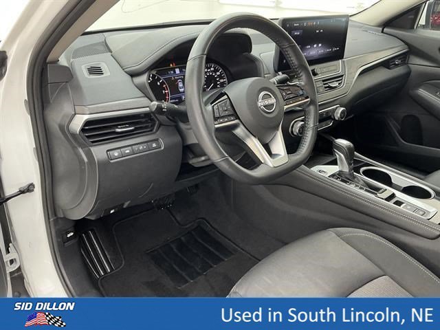 Used 2024 Pearl White Tricoat Nissan 2.5 SV image 17
