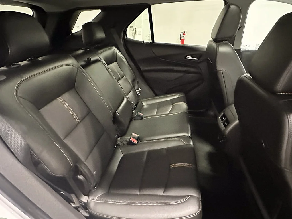 Used 2024 Summit White Chevrolet Premier image 26