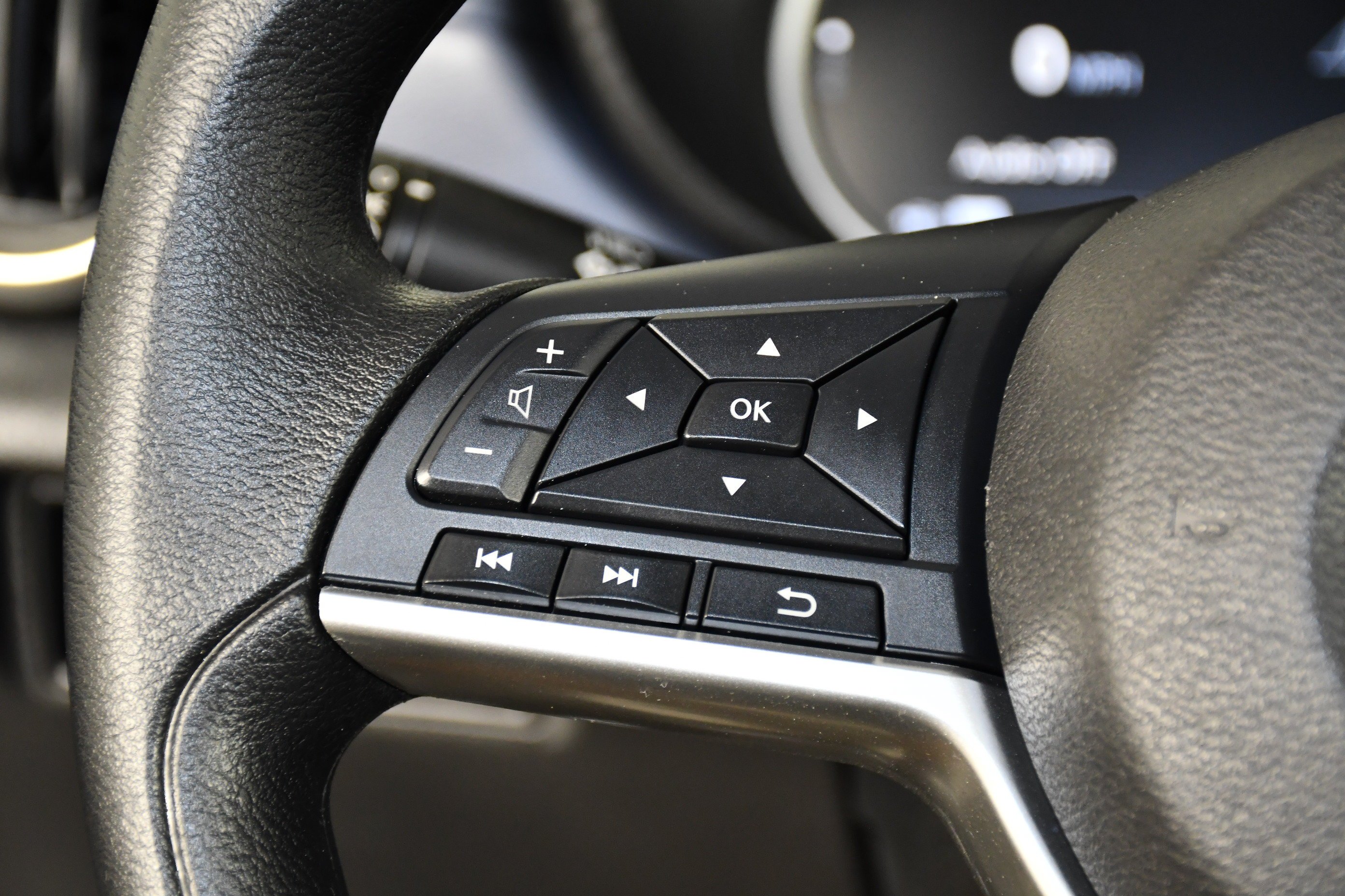 Used 2025 Gun Metallic Nissan SV image 21