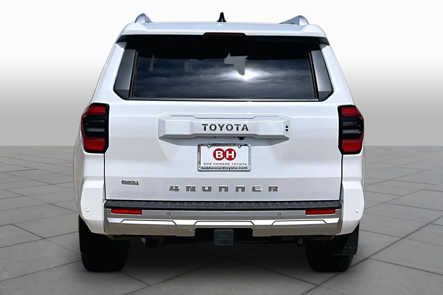 Used 2026 Wind Chill Pearl Toyota Limited image 5