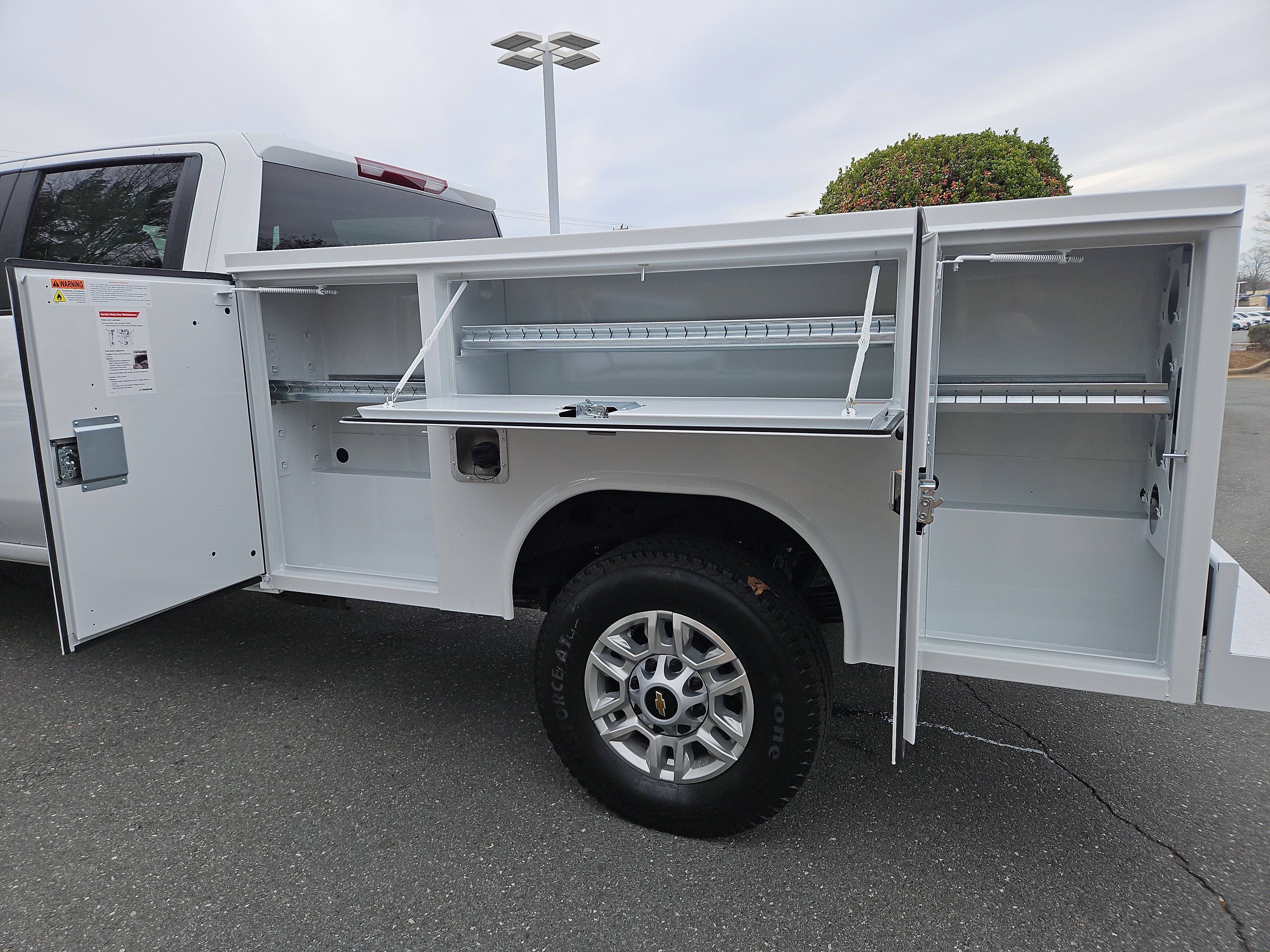 New 2026 Summit White Chevrolet WT image 23