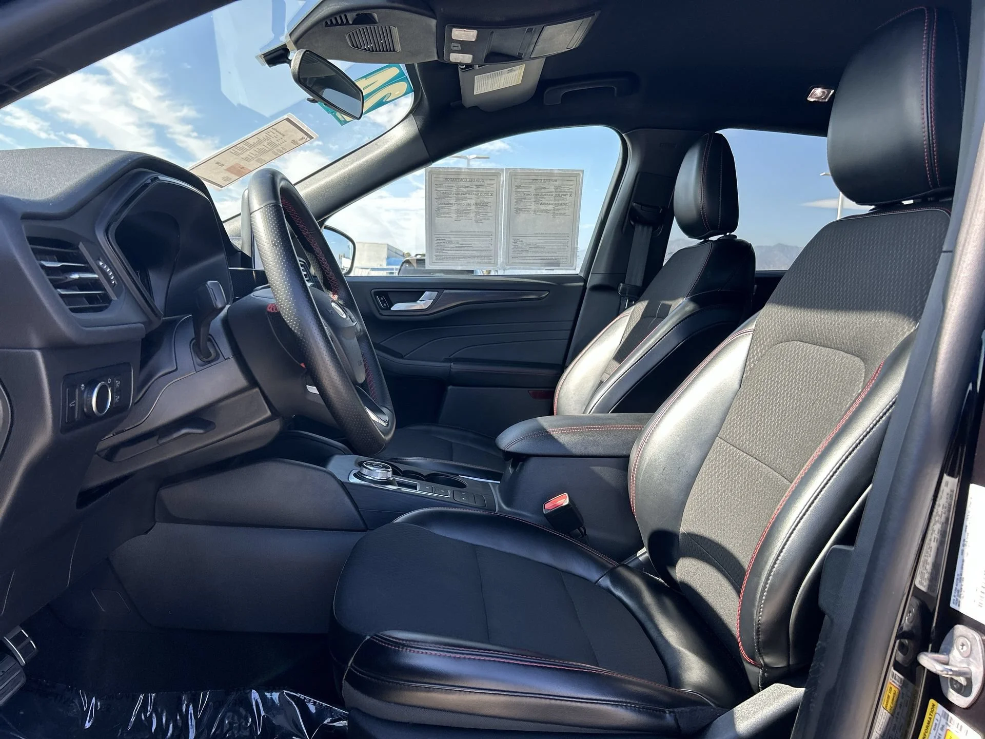 Used 2024 Agate Black Metallic Ford ST-Line image 13