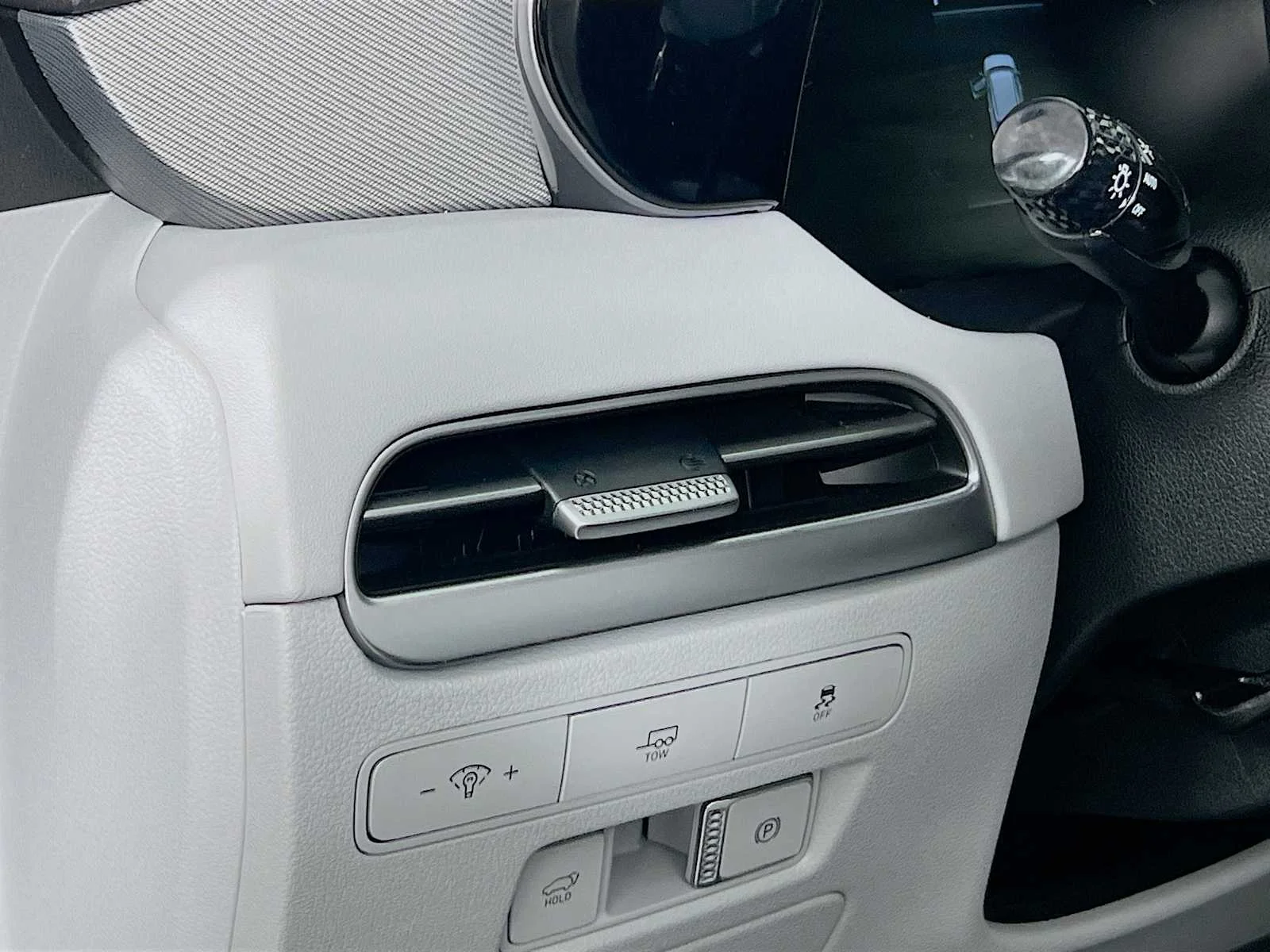 Used 2024 Typhoon Silver Hyundai SEL 7P image 10