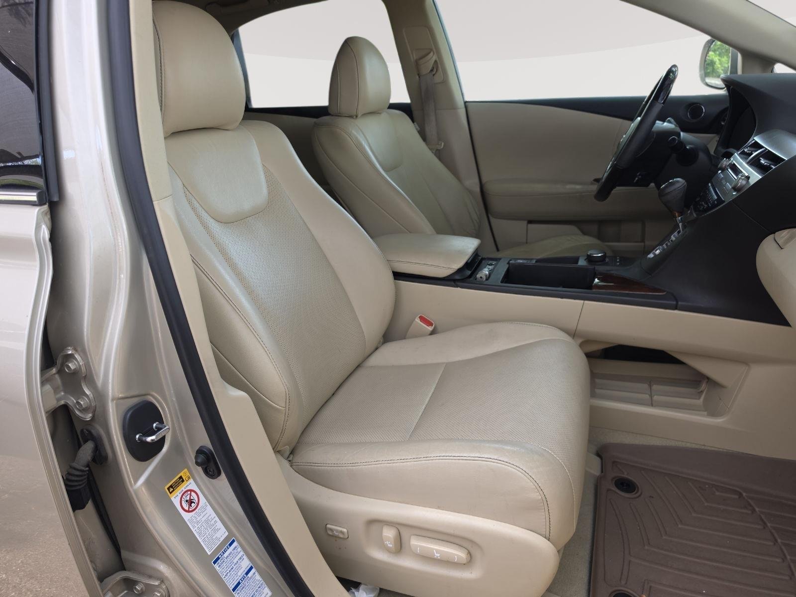 Used 2015 Satin Cashmere Metallic Lexus Base image 25