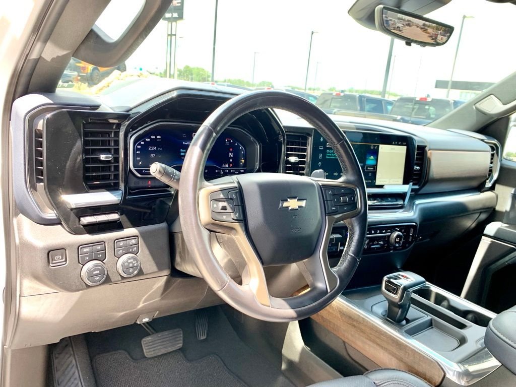 Used 2023 Beige Chevrolet High Country image 15