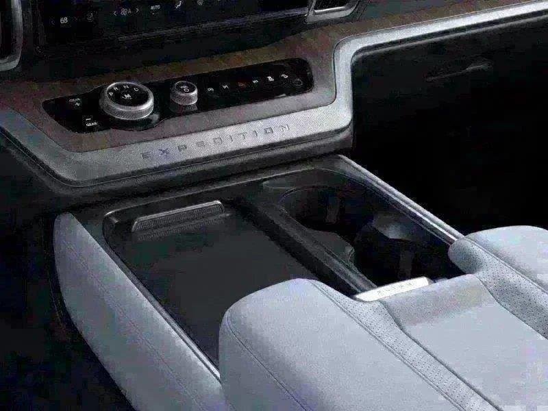 New 2025 Star White Ford Platinum image 33