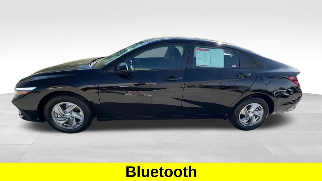 Used 2026 Black Hyundai SE image 2