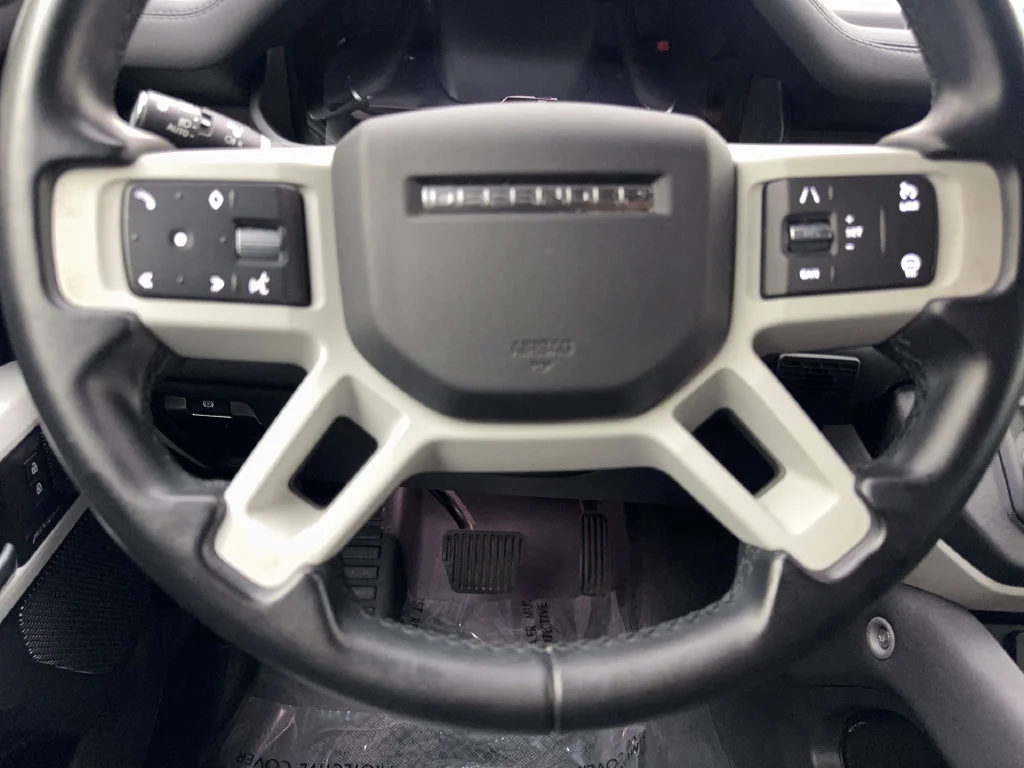 Used 2023 Blue Land Rover SE image 58