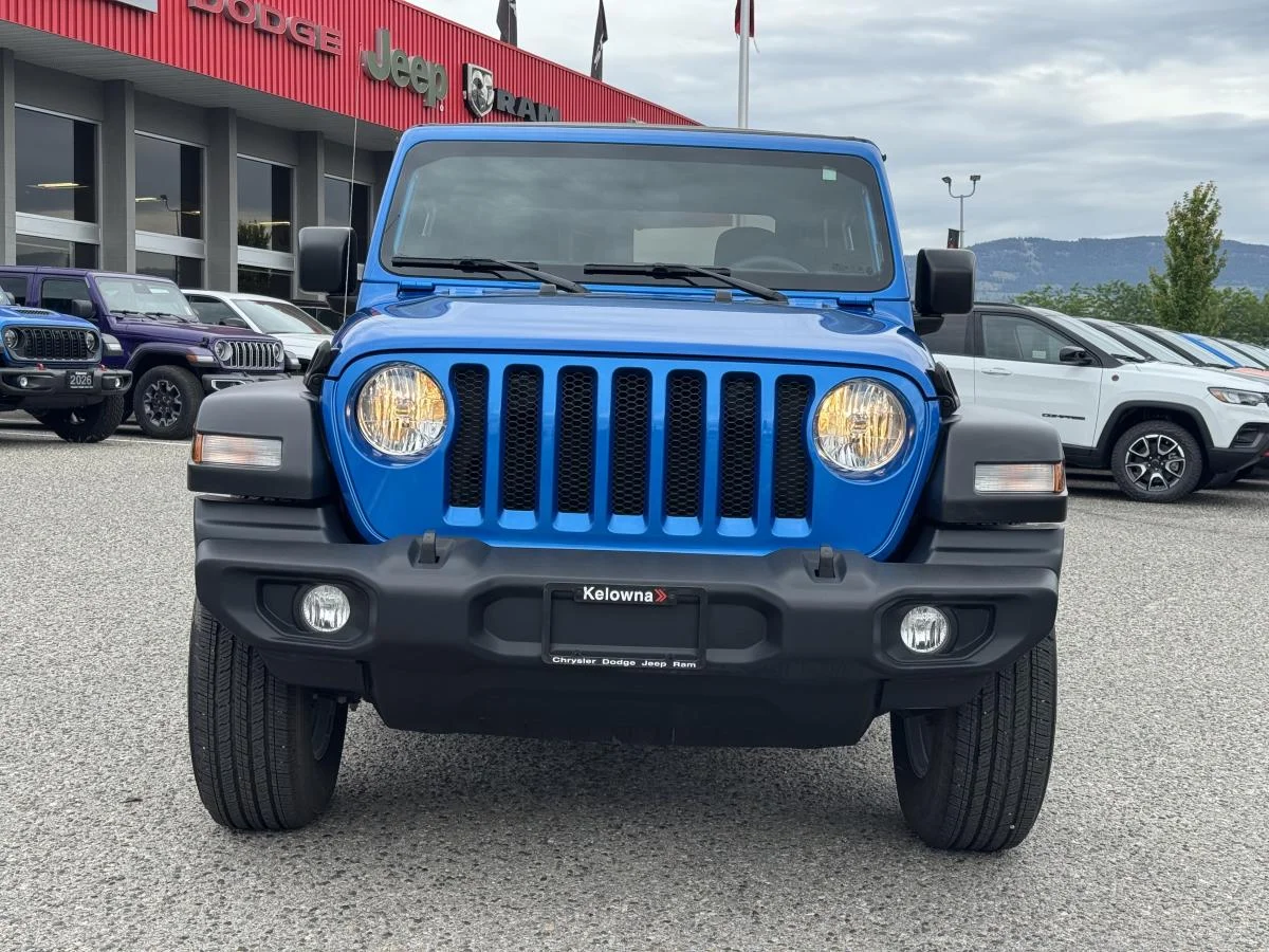 Used 2023 Blue Jeep Sport S image 3