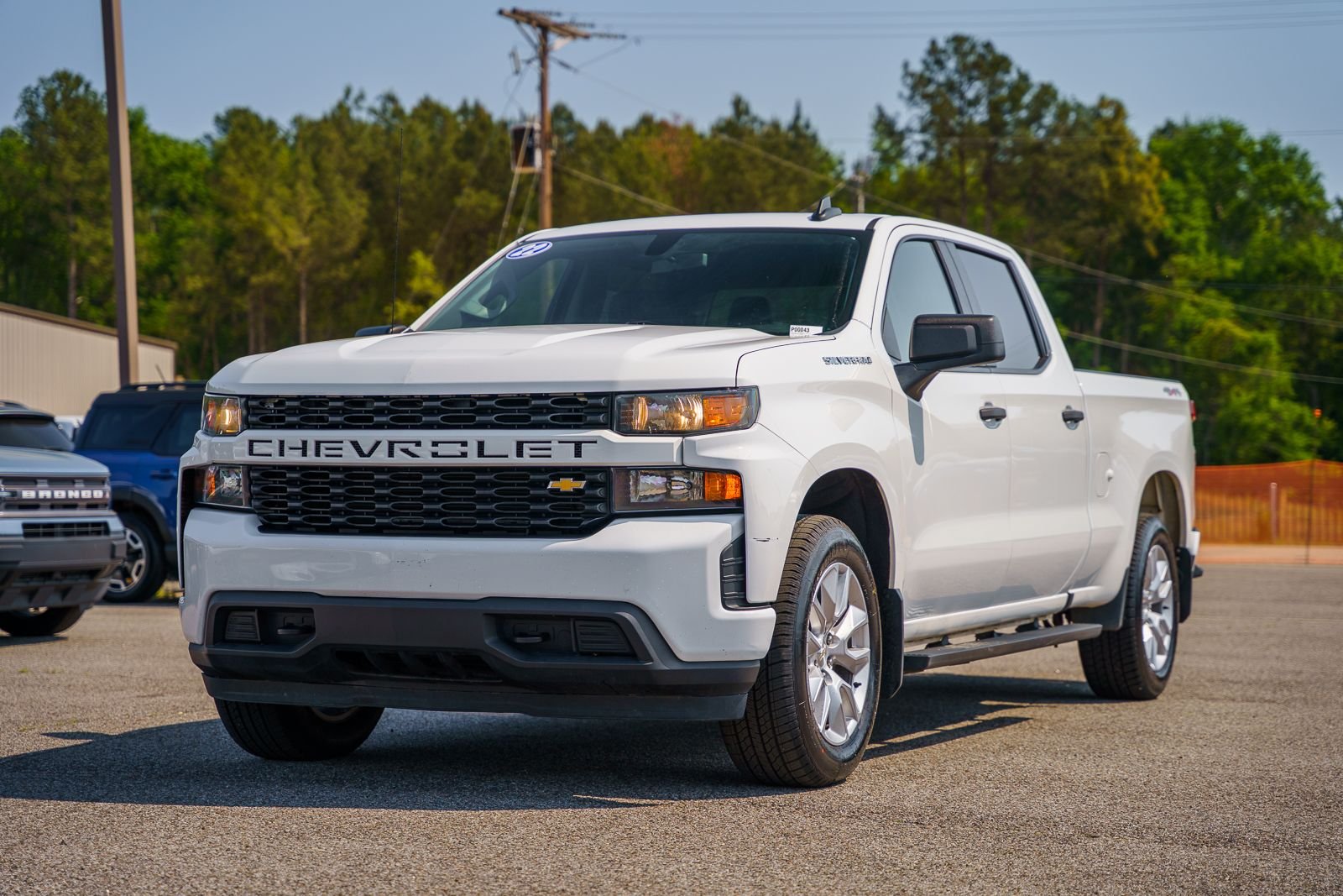 Certified Used 2022  Chevrolet Custom image 3