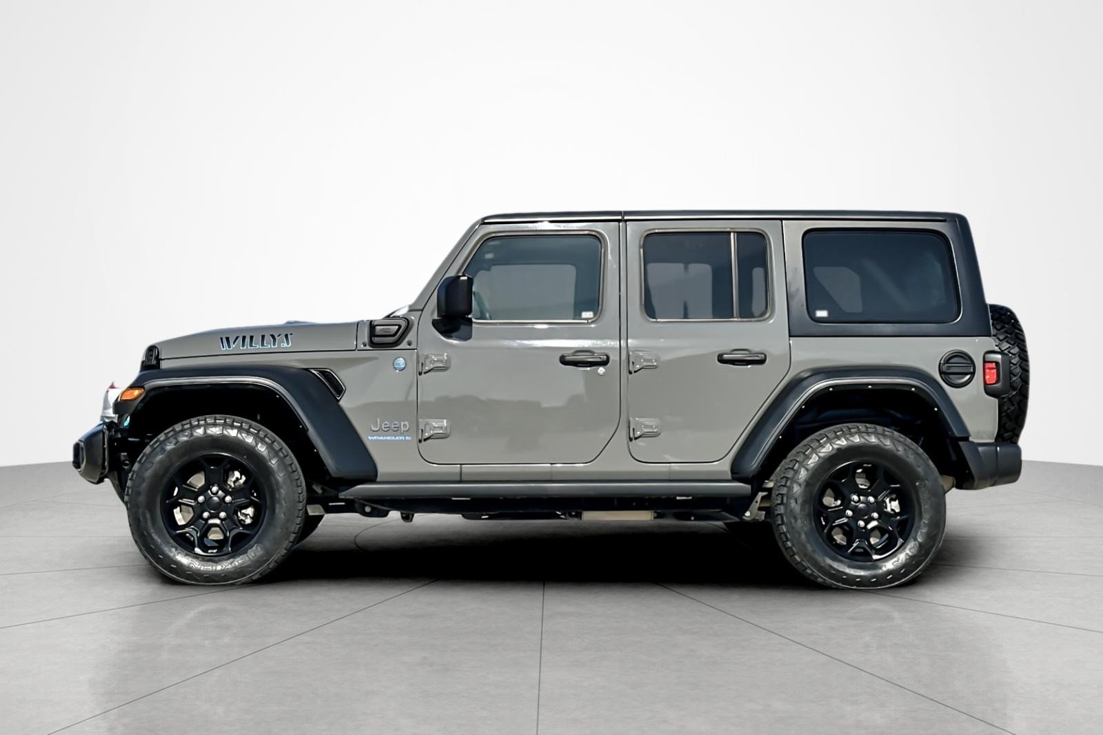 Used 2023 STING - GRAY Jeep S 4XE image 2