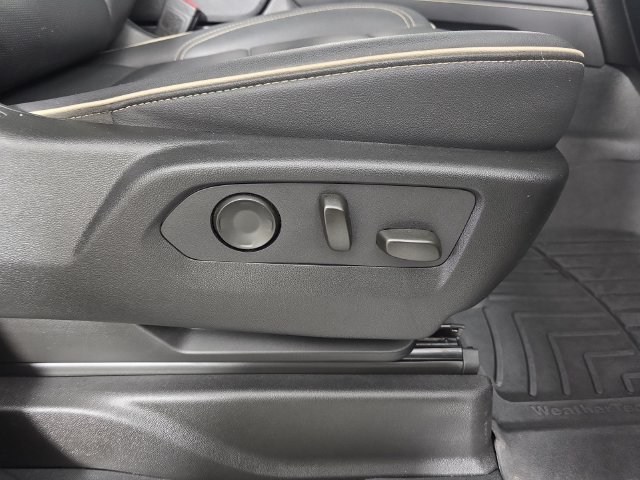 Used 2024 Onyx Black GMC SLT image 34