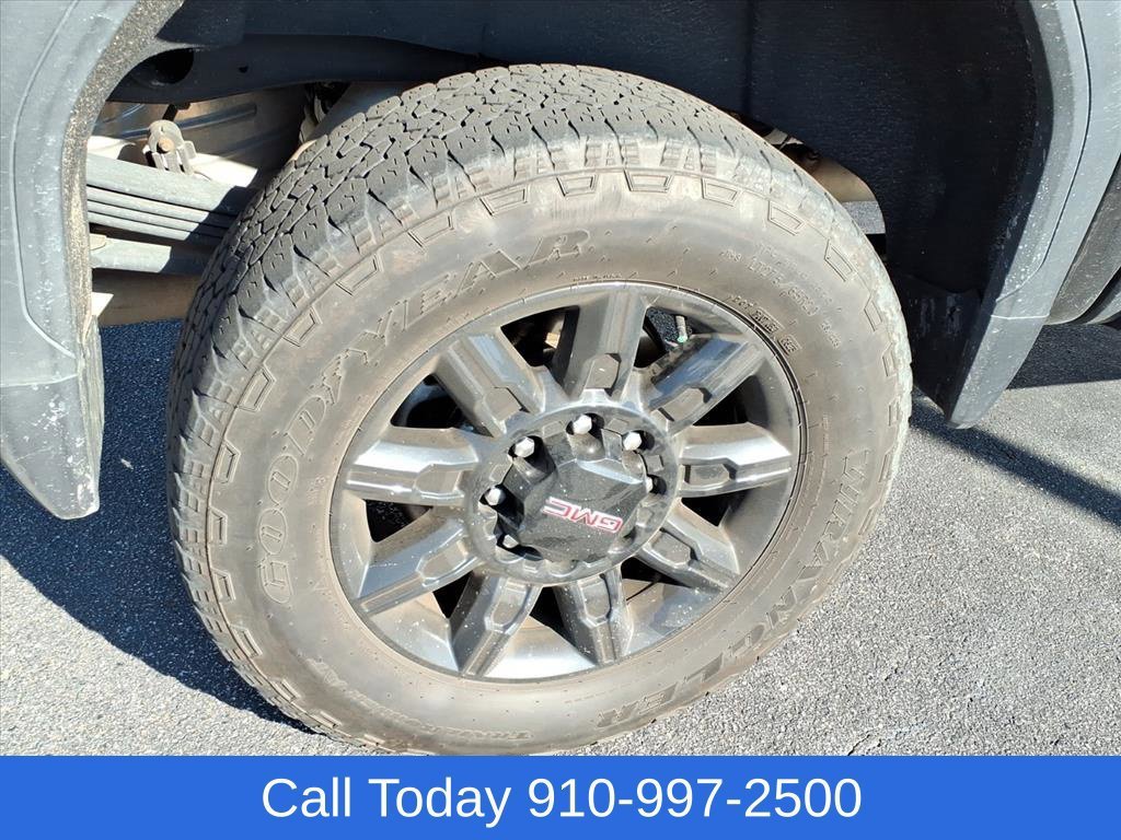 Used 2024 Onyx Black GMC AT4 image 8