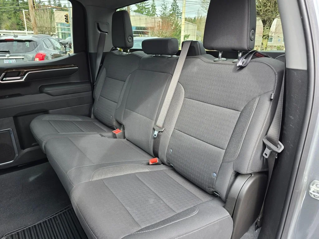 Used 2025 Sterling Metallic GMC SLE image 18