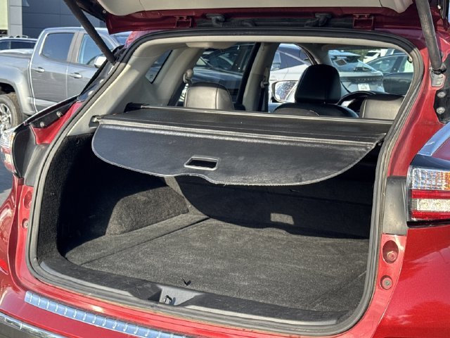 Used 2017 Red Nissan Platinum image 21