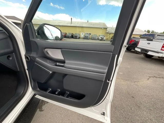 New 2026 Star White Metallic Tri-Coat Ford Active image 28