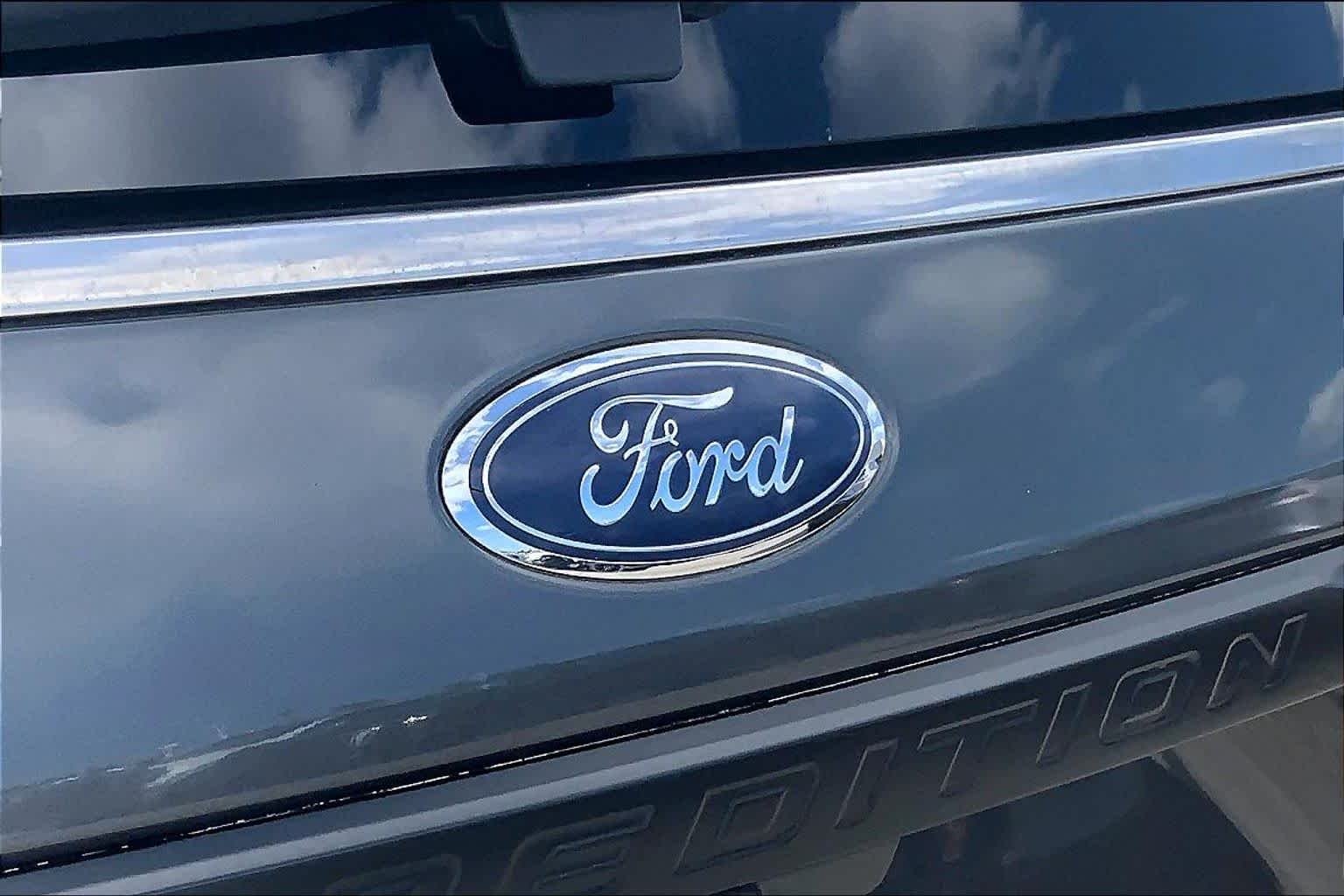 Used 2020 Magnetic Metallic Ford XLT image 30