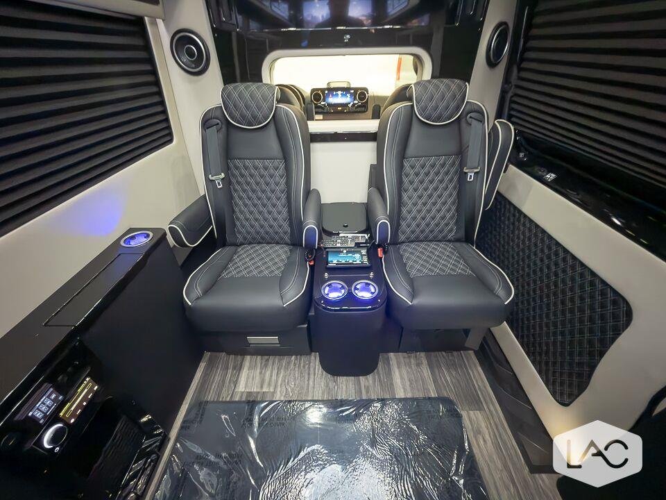 New 2027 BLACK OGV LUXURY COACH 170EXT image 27