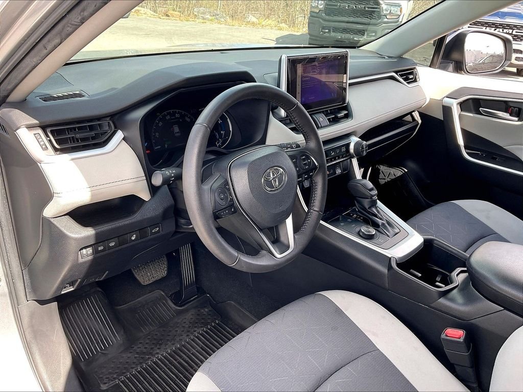 Used 2023 Silver Sky Metallic Toyota XLE image 8