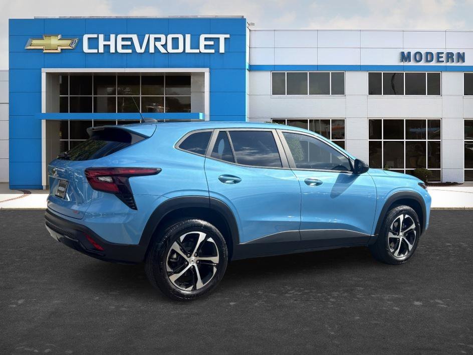Used 2025 Marina Blue Metallic Chevrolet 1RS image 5