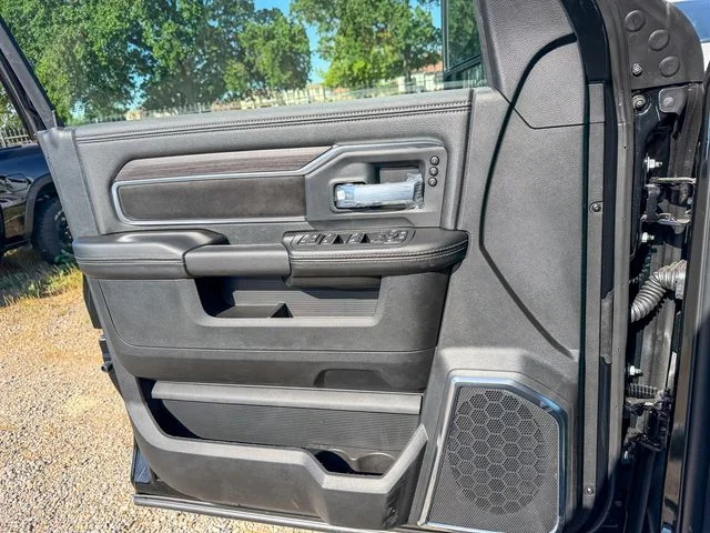 New 2026 Diamond Black Crystal Pearl-Coat Exterior Paint RAM Laramie image 16