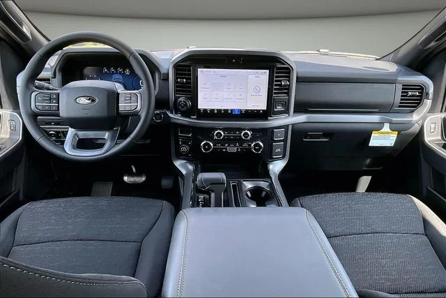 New 2026 Agate Black Metallic Ford XLT image 5
