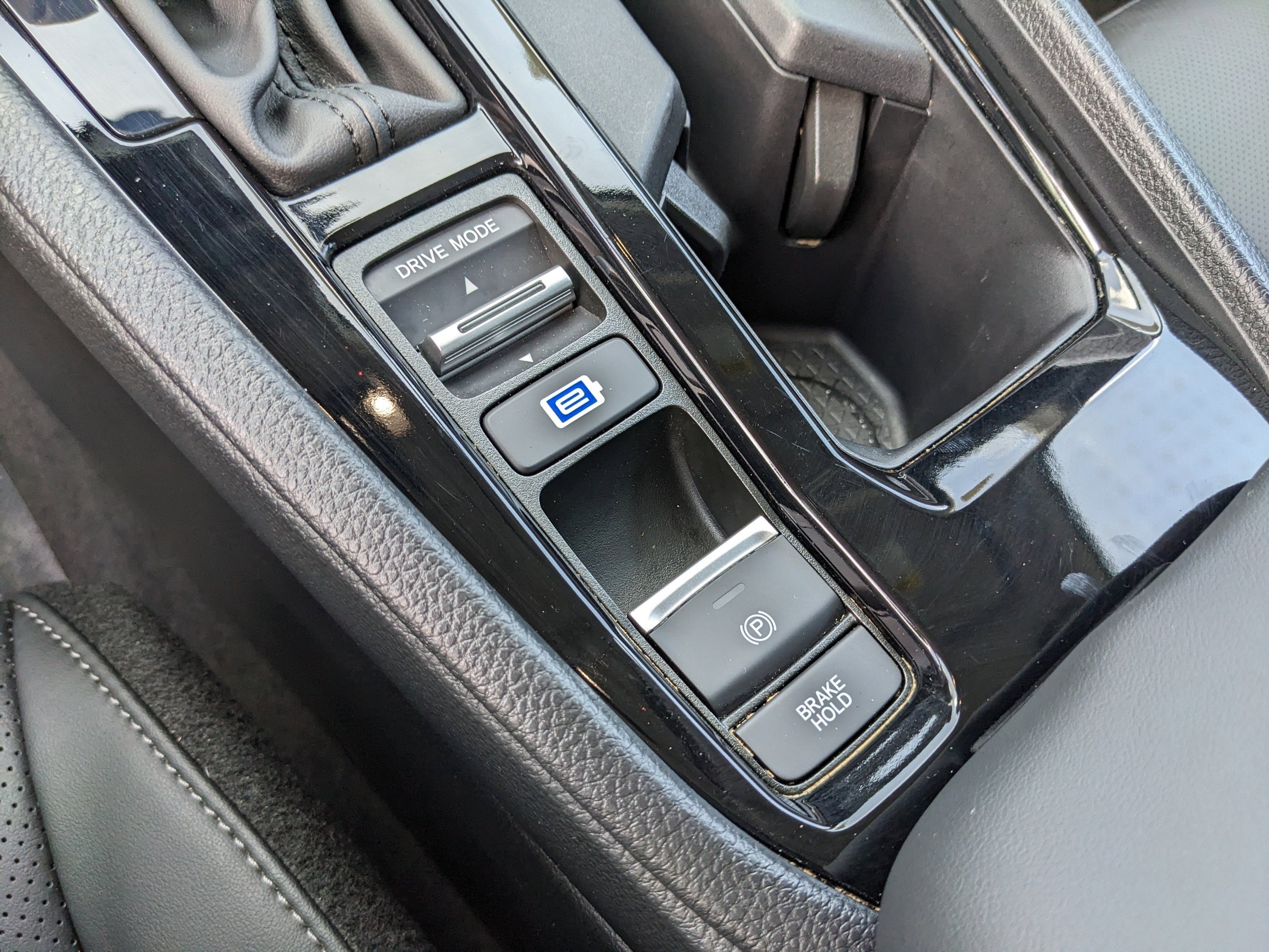 Used 2025 Solar Silver Metallic Honda EX-L image 26
