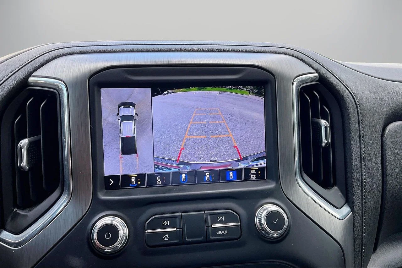 Used 2021 White GMC Denali image 14