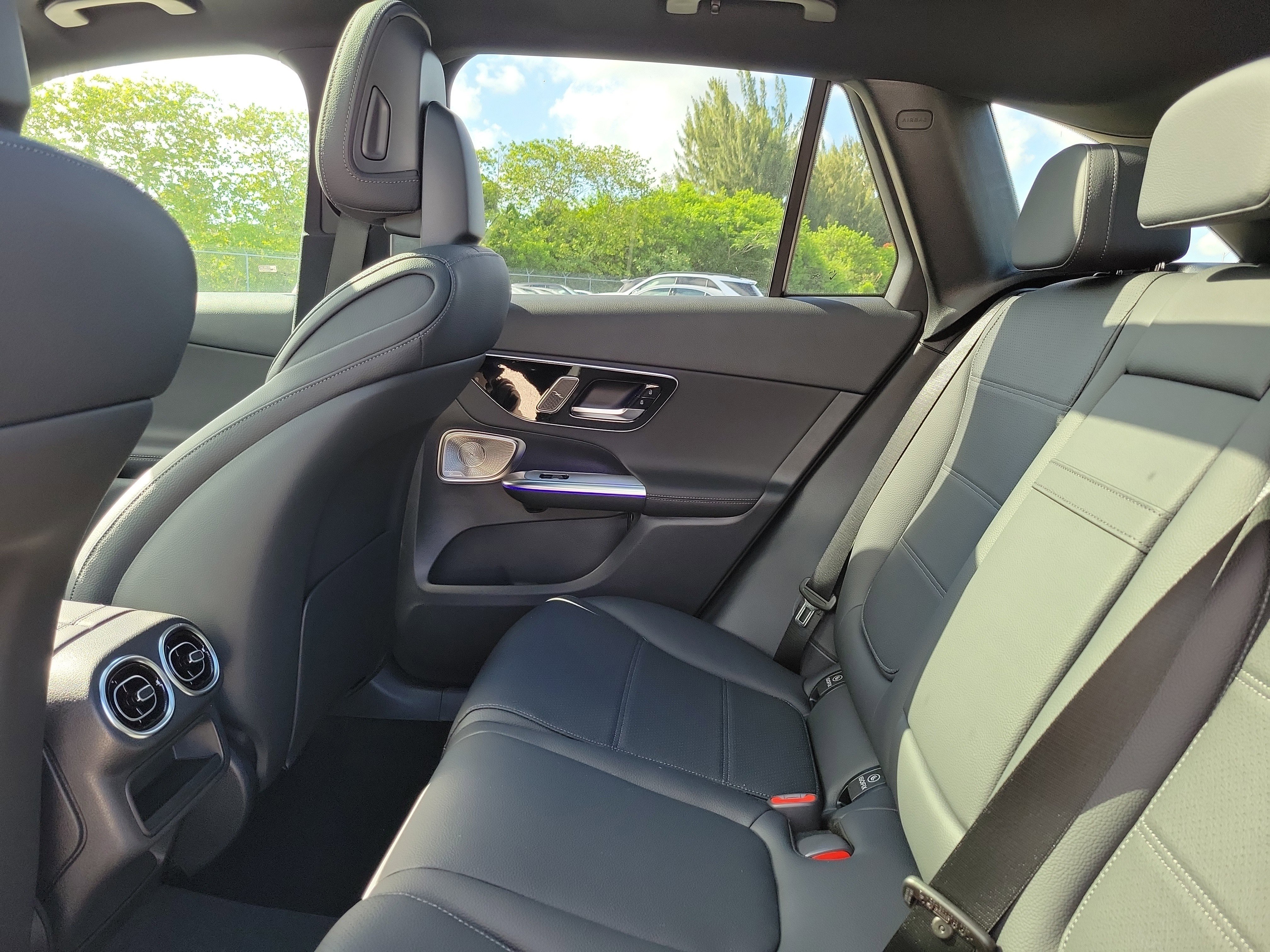 New 2026 MANUFAKTUR Alpine Grey Mercedes-Benz GLC 300 image 10