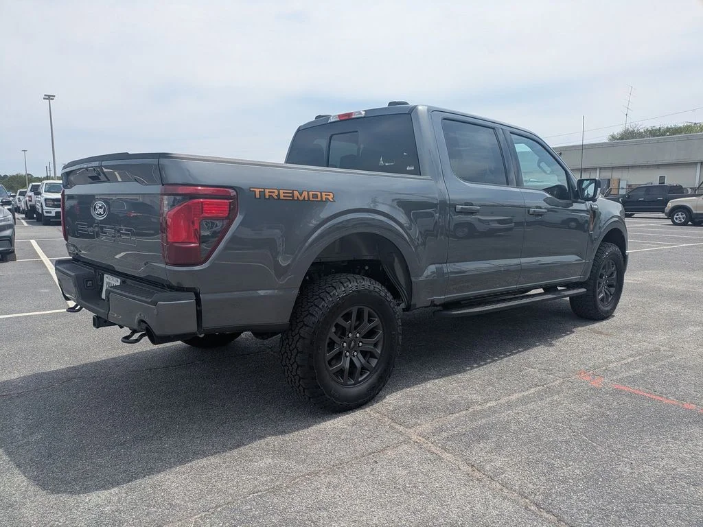 New 2026 Gray Ford Tremor image 4