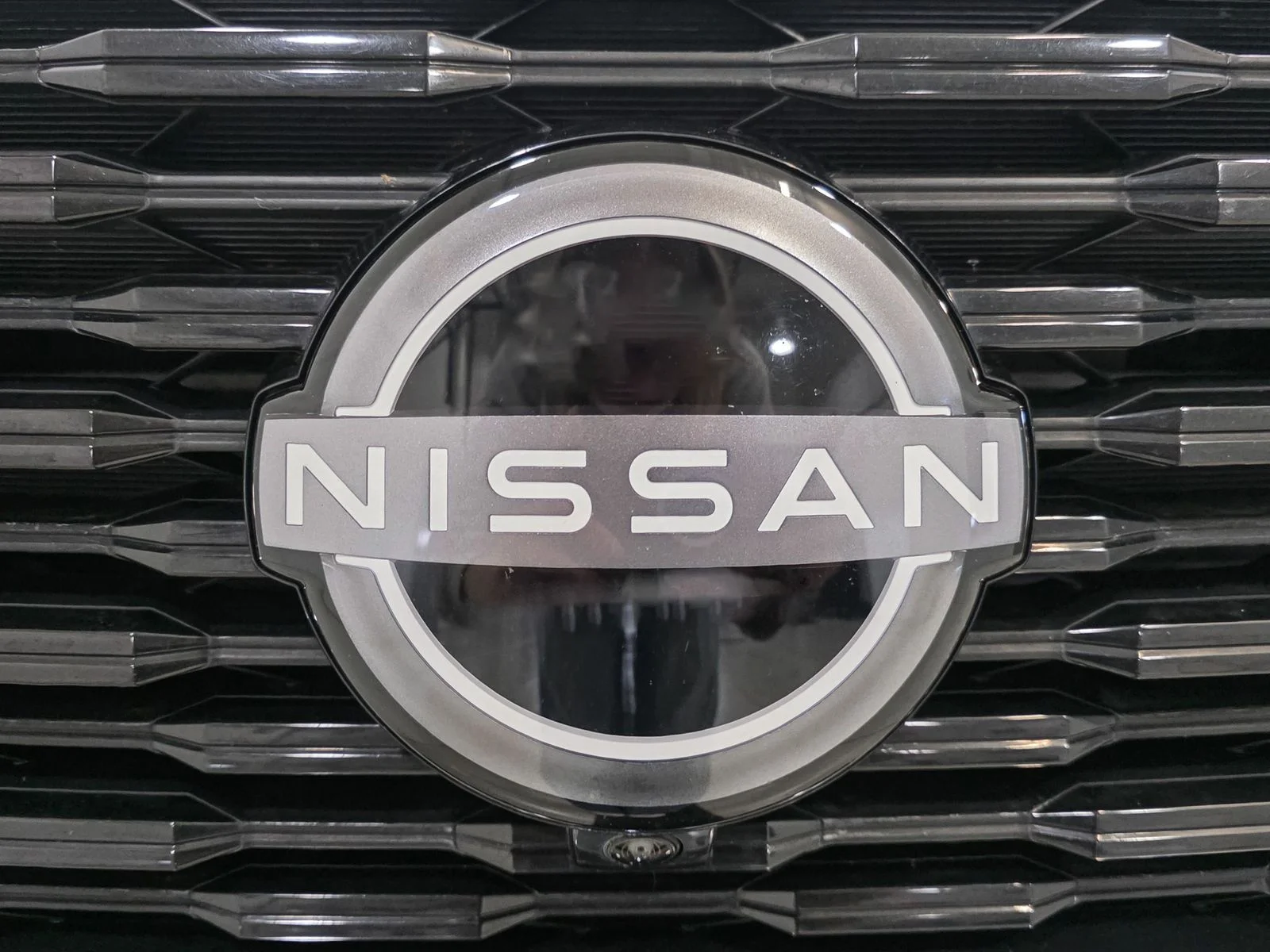 Used 2023 White Nissan SL image 13