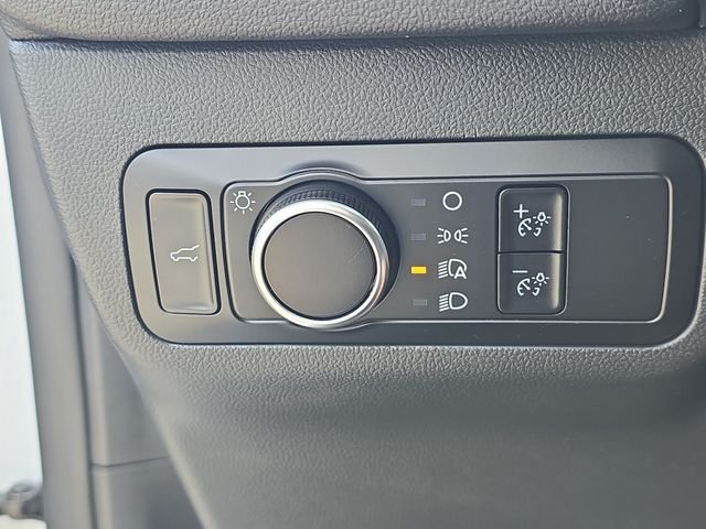 Certified Used 2023 Oxford White Ford Active image 10